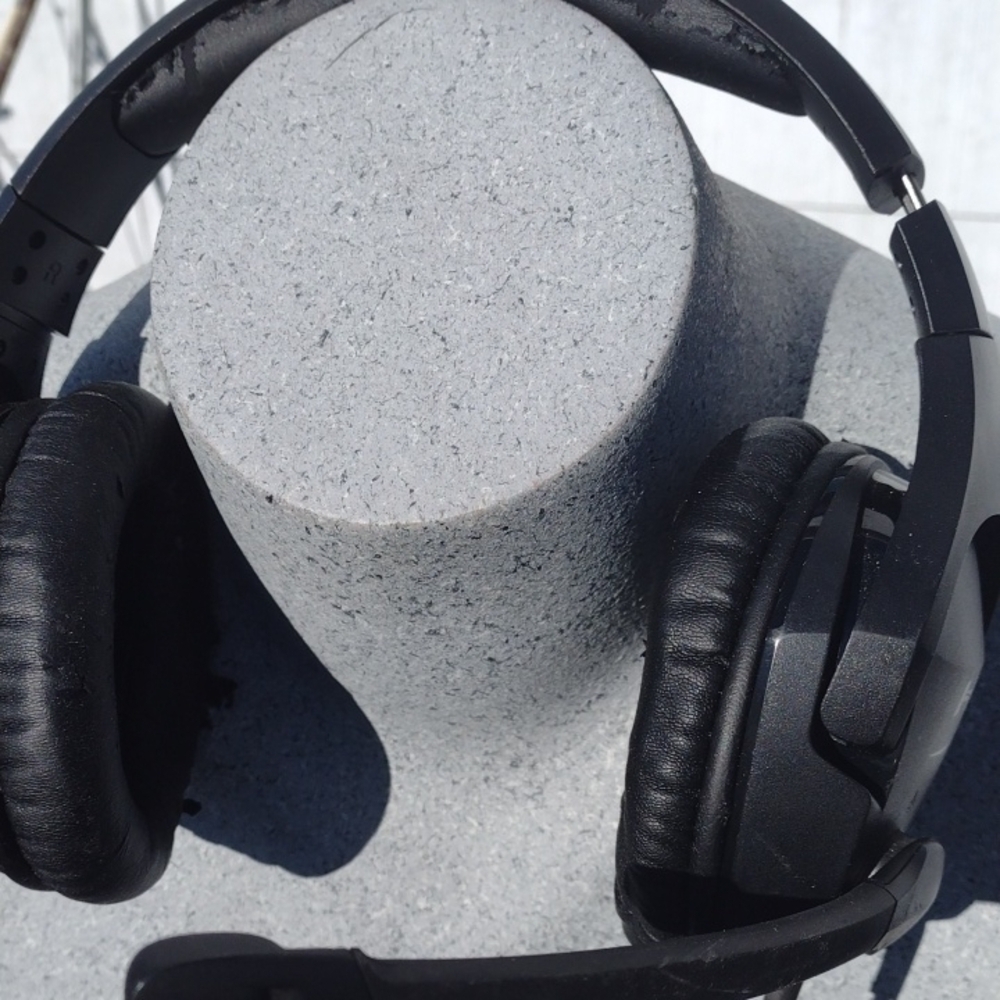 Hyper X Black Wireless Gaming Headphones